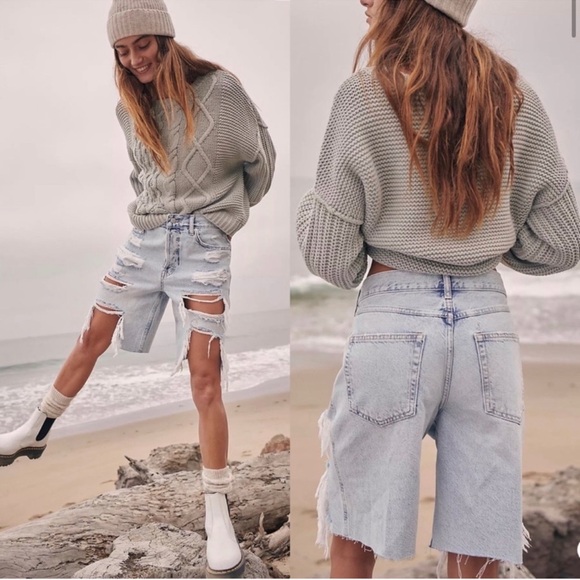 Free People Big Sur Coast Boyfriend Jean Shorts Light Wash Size 24 NWT - Picture 1 of 6